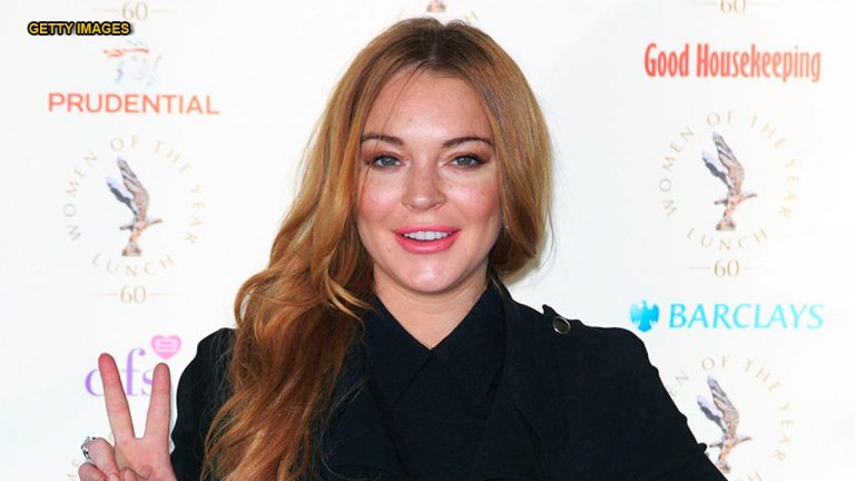 Lindsay Lohan posts completely nude pic from Playboy set
